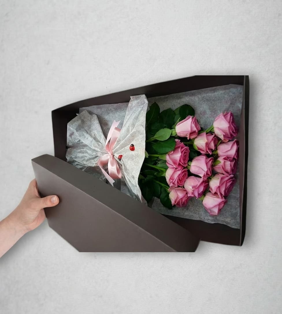 Слика на 11 Розеви ружи во кутија