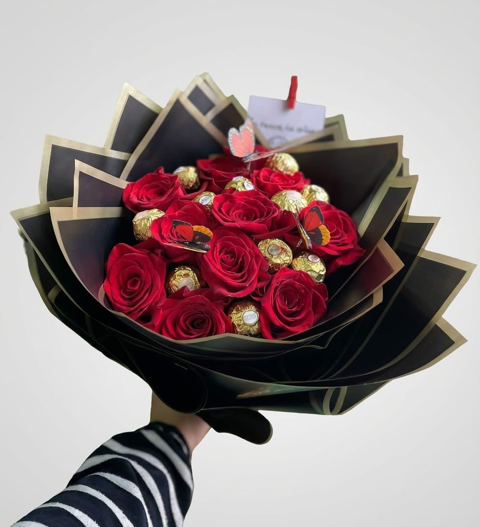 Black Gold Roses & Ferrero (Црно-златен спој) — 1